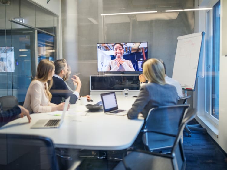 Businessmen and businesswomen in meeting