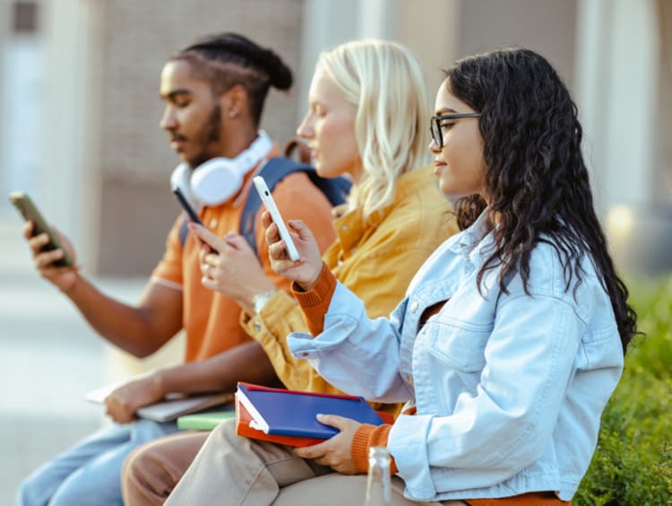 Students using their smart phones