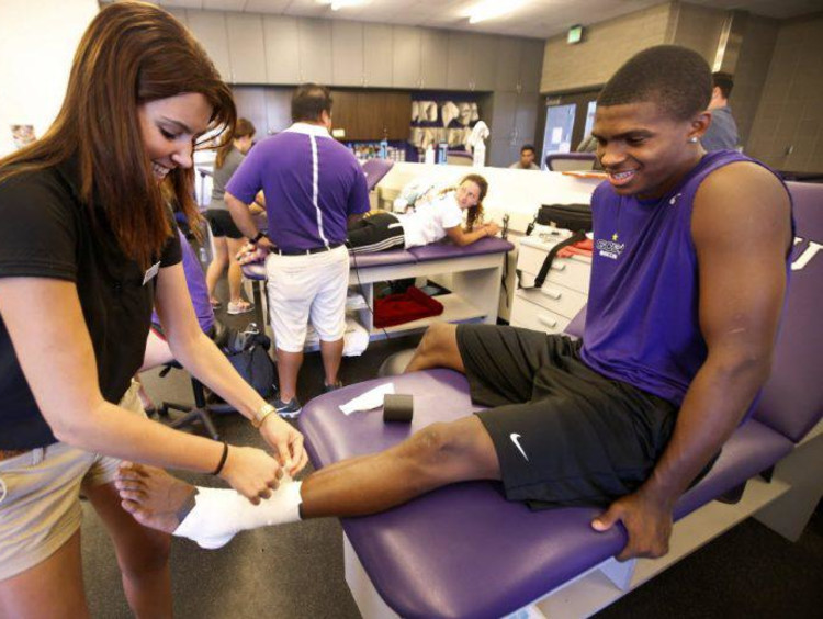 What Can You Do with an Athletic Training Degree? | GCU Blogs