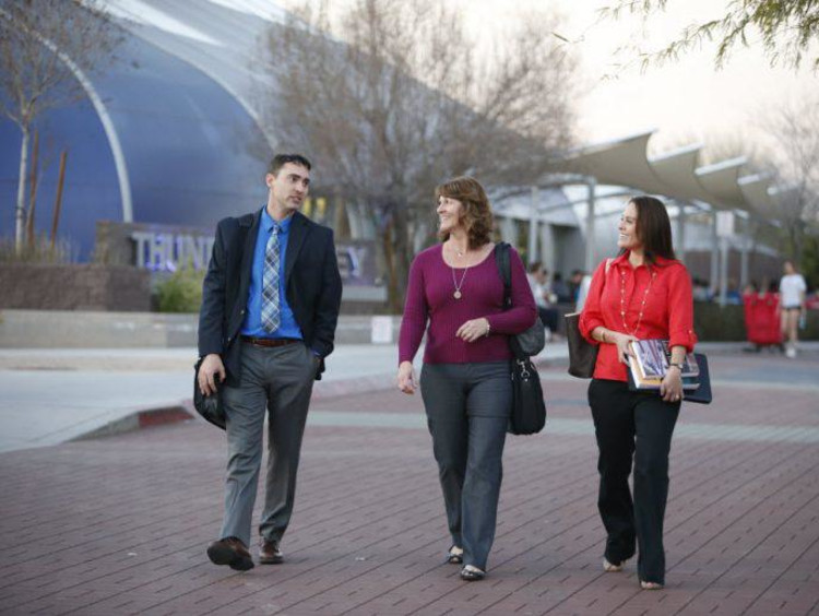 <span>5 Questions to Ask Before Pursuing a Doctoral Degree</span>