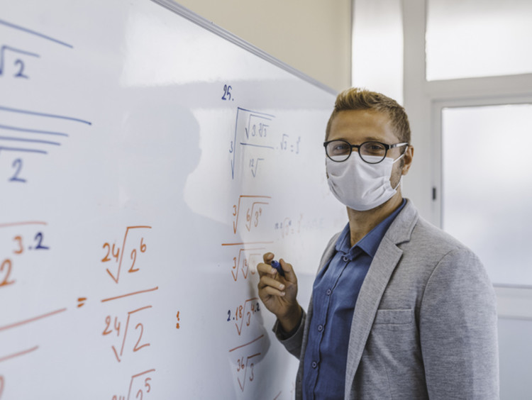 <span>Teachers Are Superheroes: Using Innovation to Engage Students and Families</span>