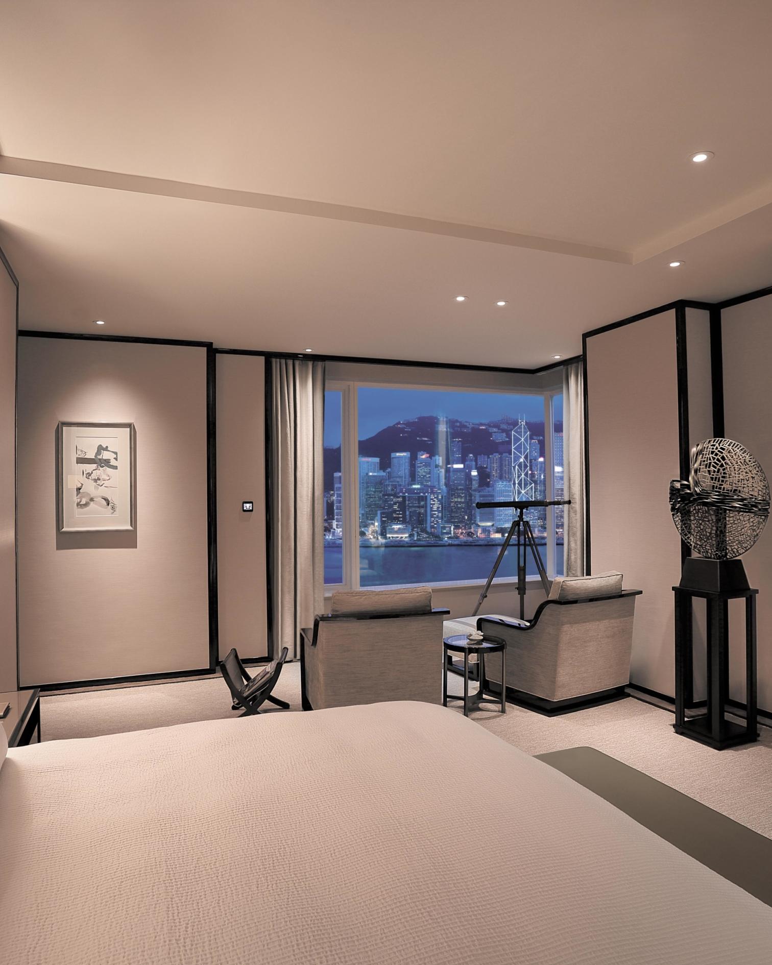 Deluxe Harbor View Suite