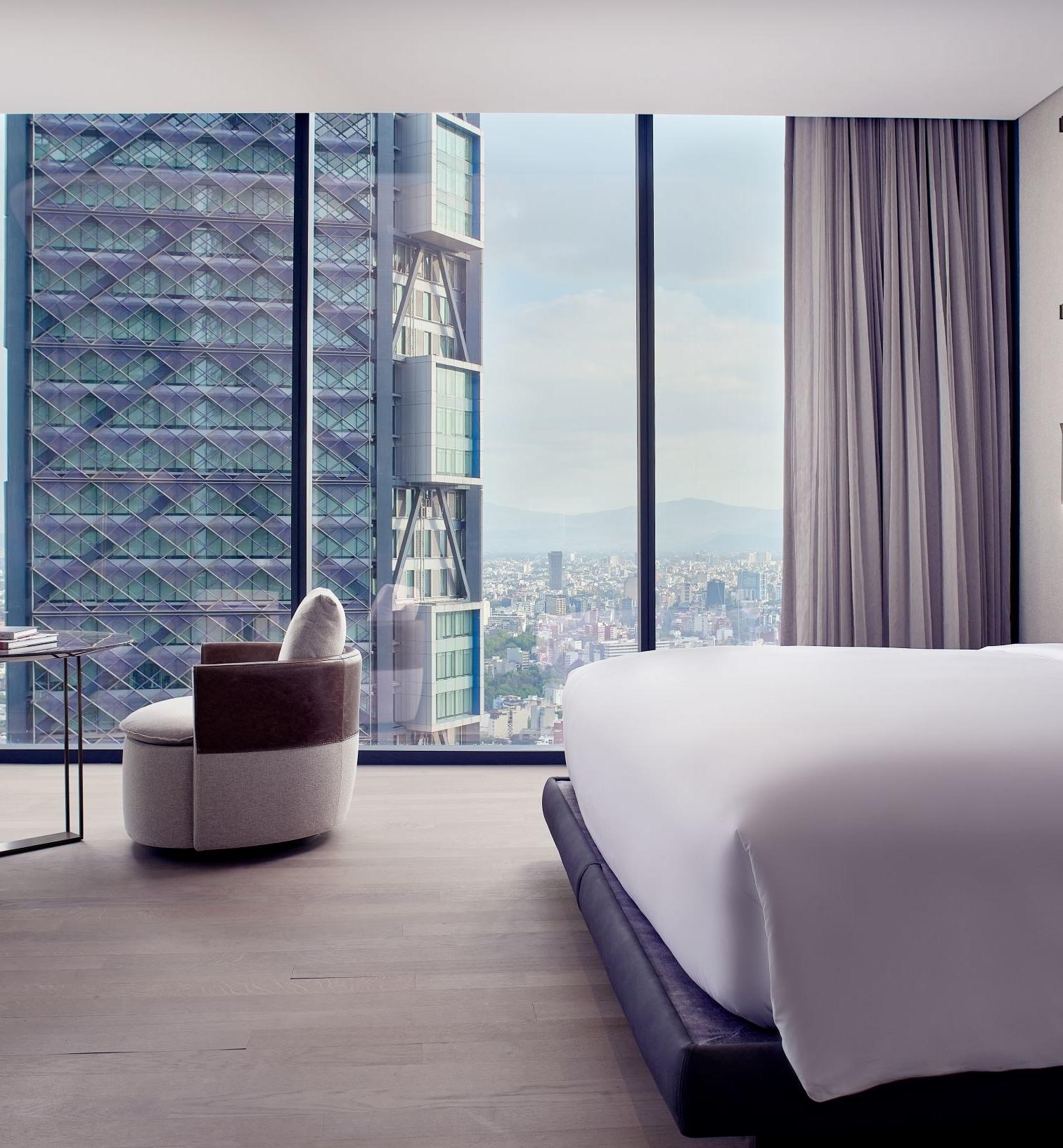 Corner Deluxe Room