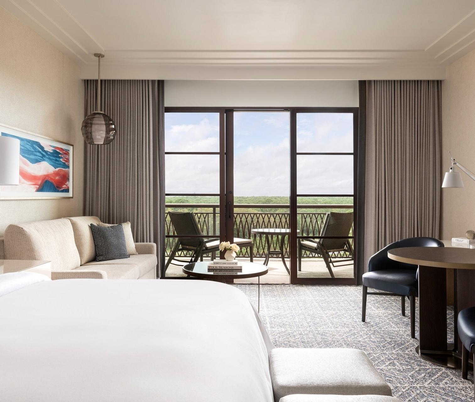 Lake View Room