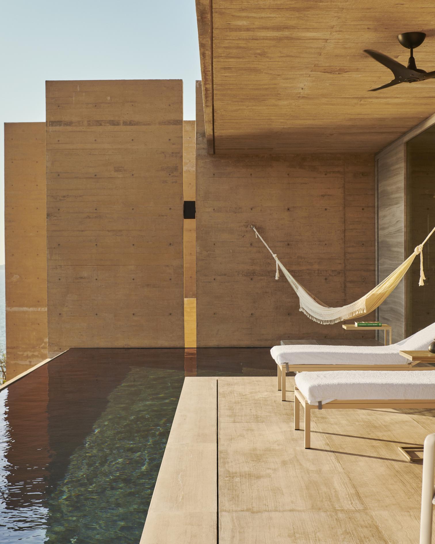 Cliffside One Bedroom Suite with Infinity Pool