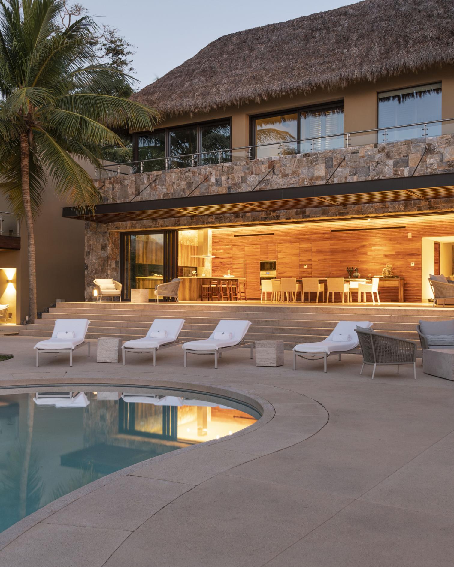 Casa Piedra - Four Bedroom Oceanview Hilltop Residence with Pool