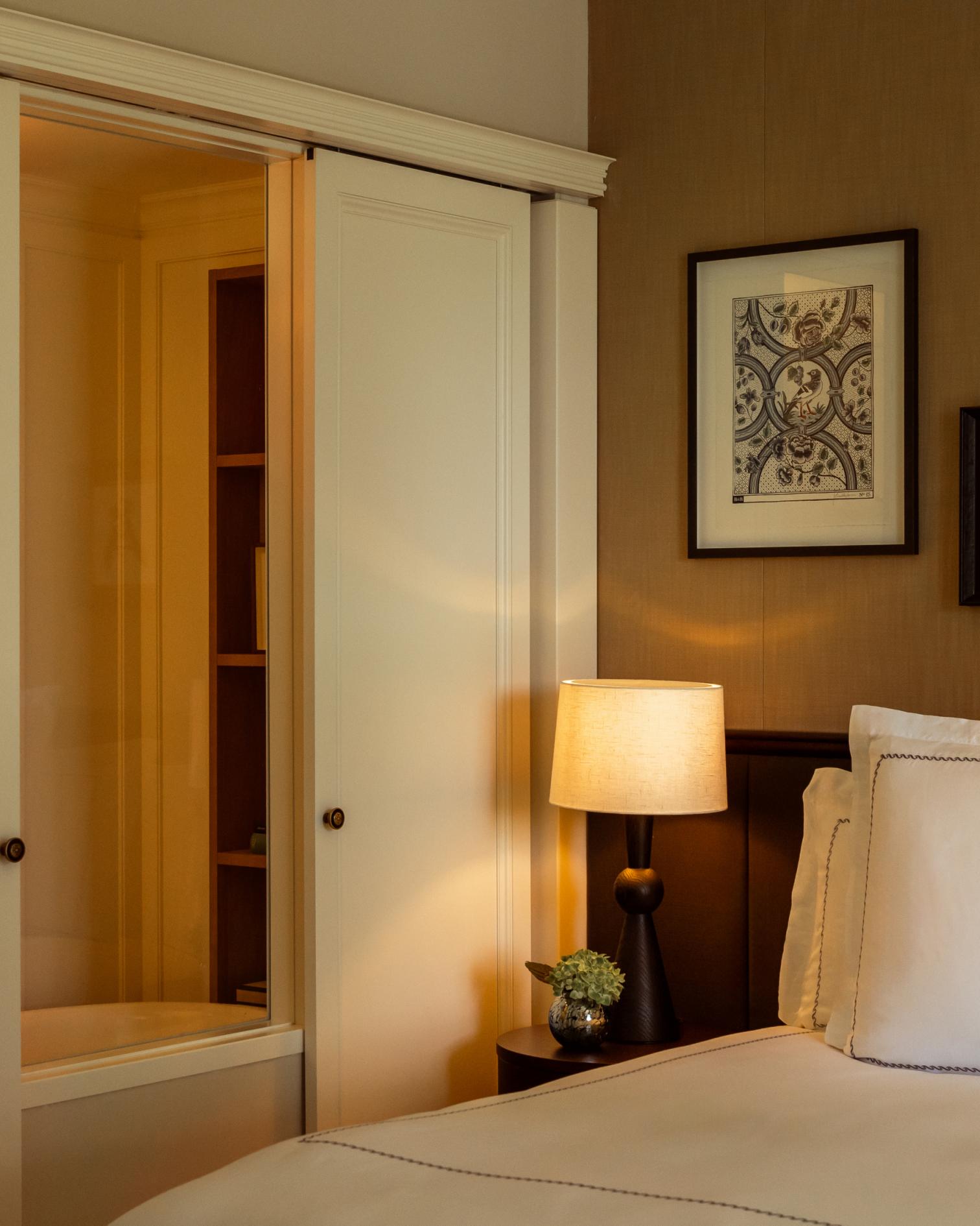 Deluxe Lakeside Suite