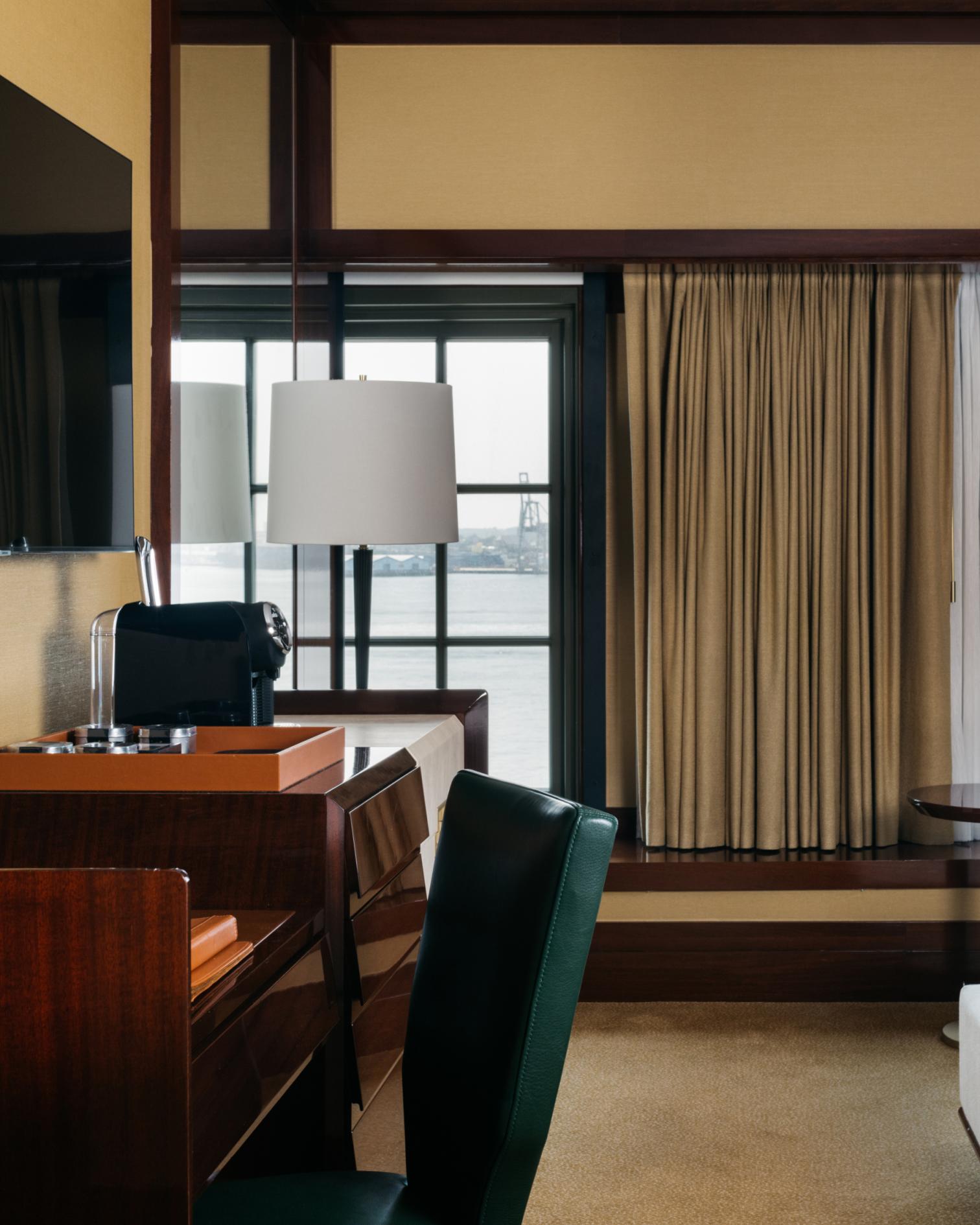 Premier River View King