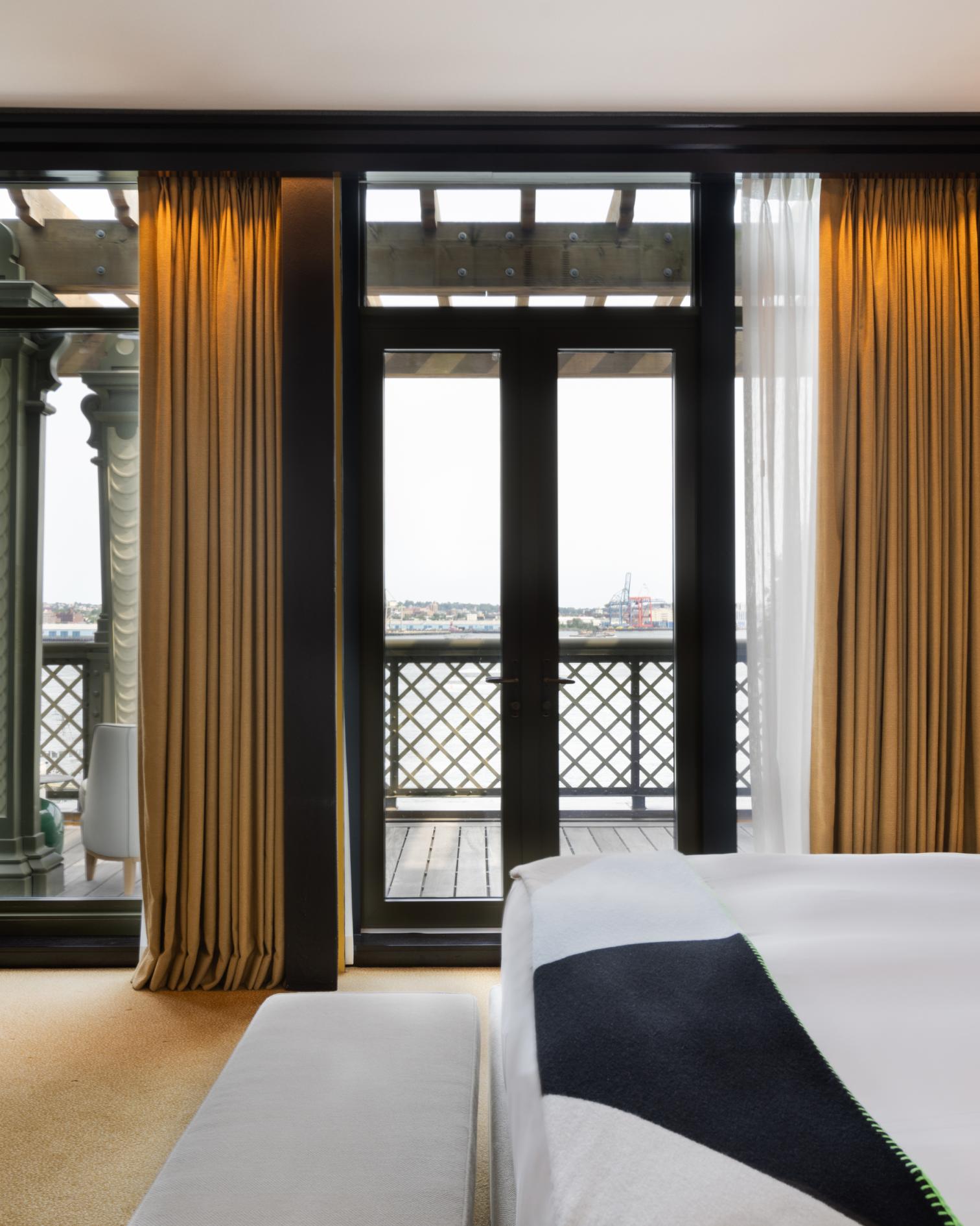 Premier River View Suite