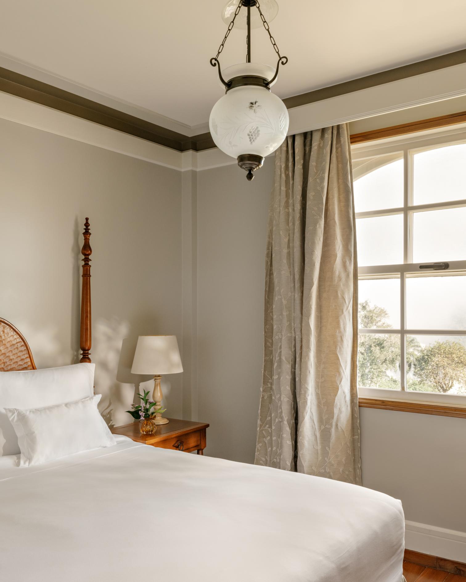 Deluxe Falls View Room