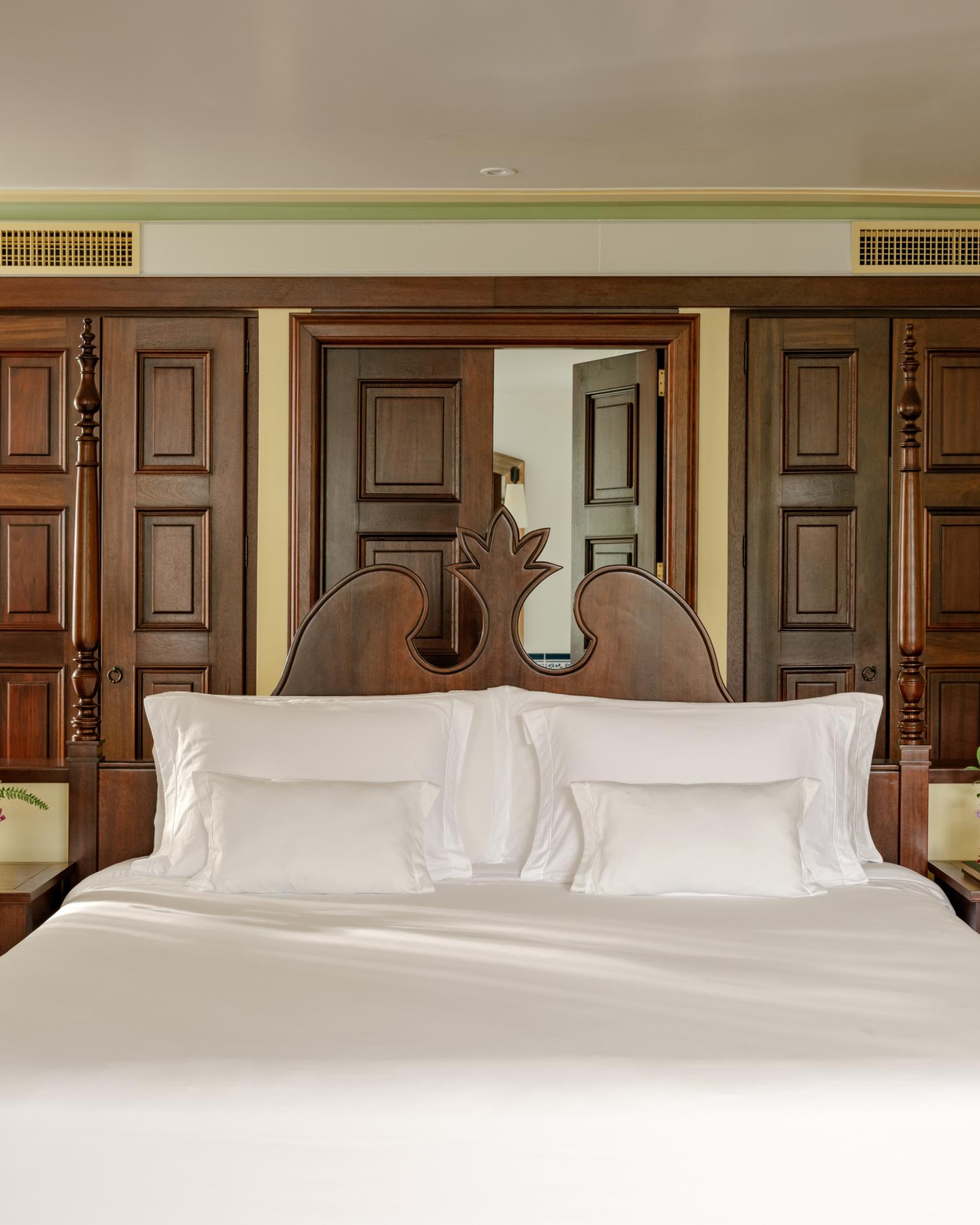 Noble Suite