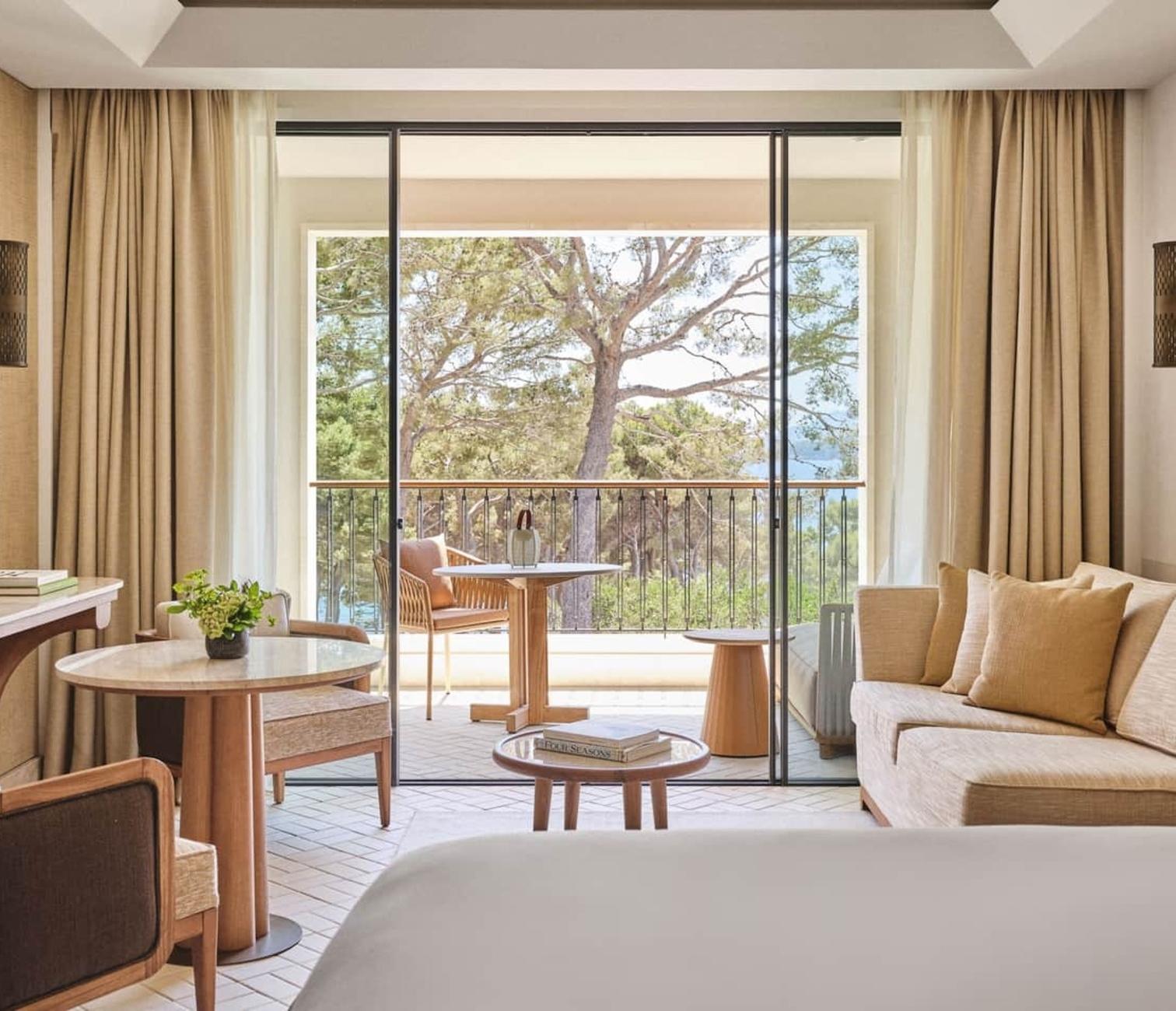 Grand Pine View Room