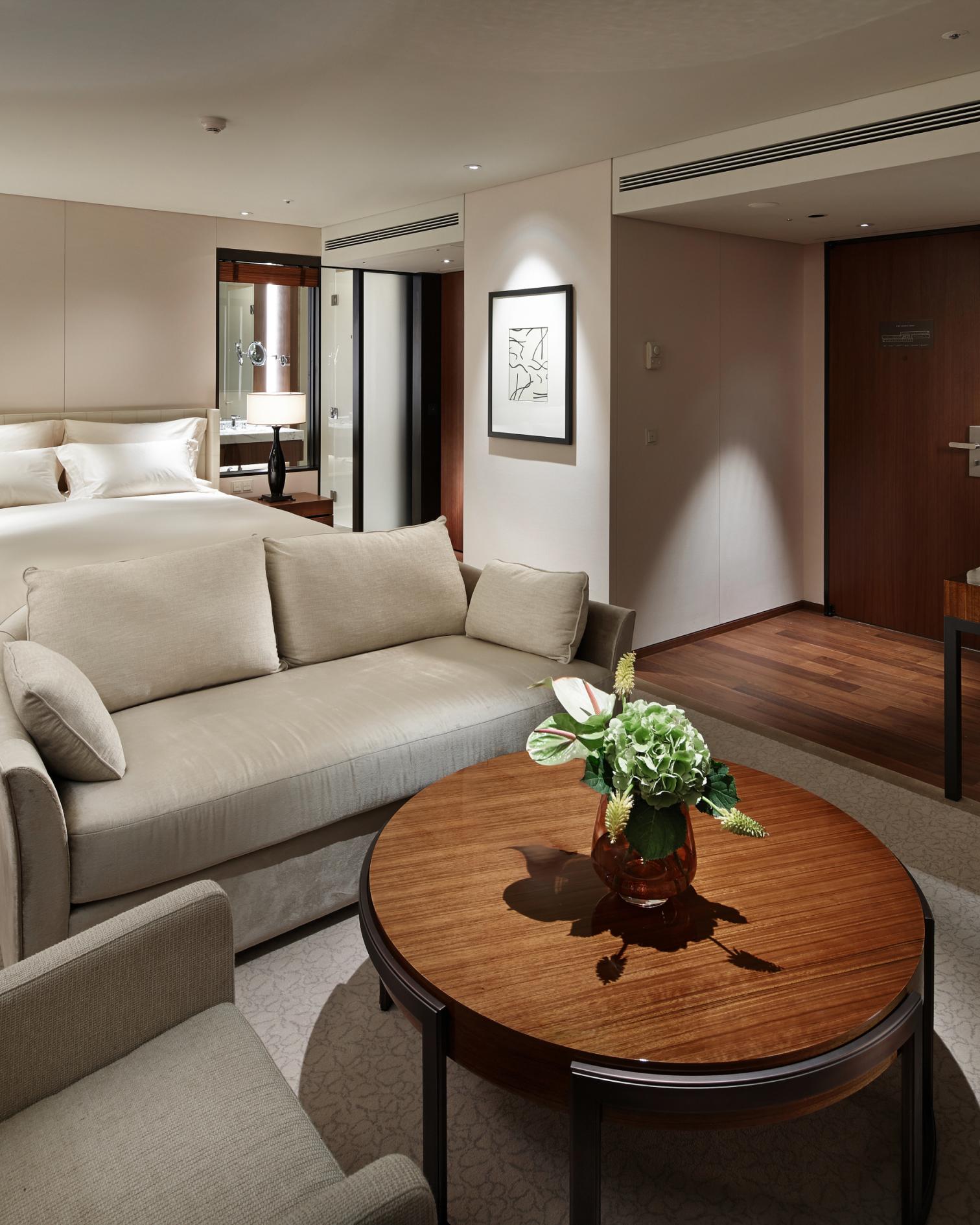 Executive Grand Deluxe