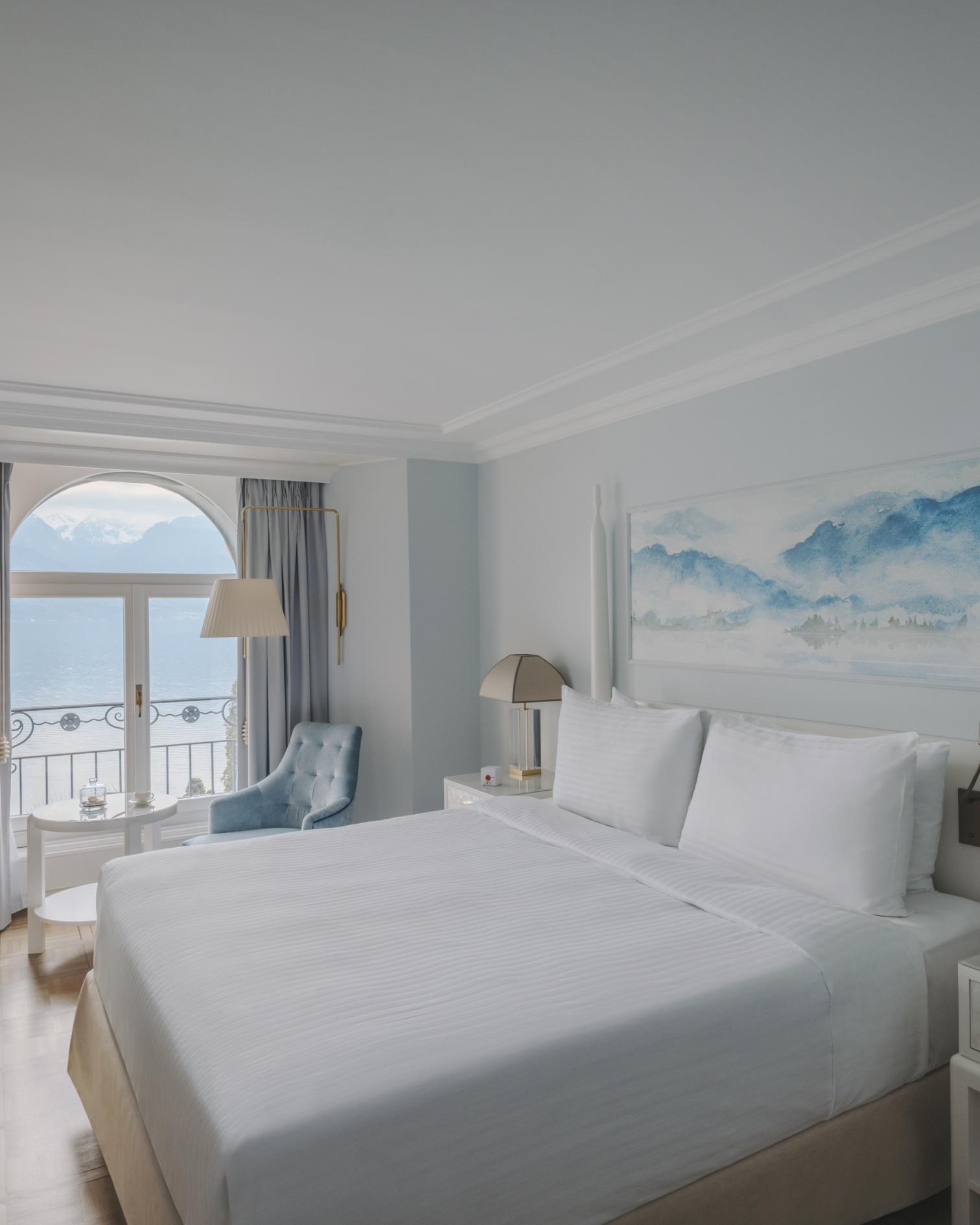 Fairmont Lake View Room