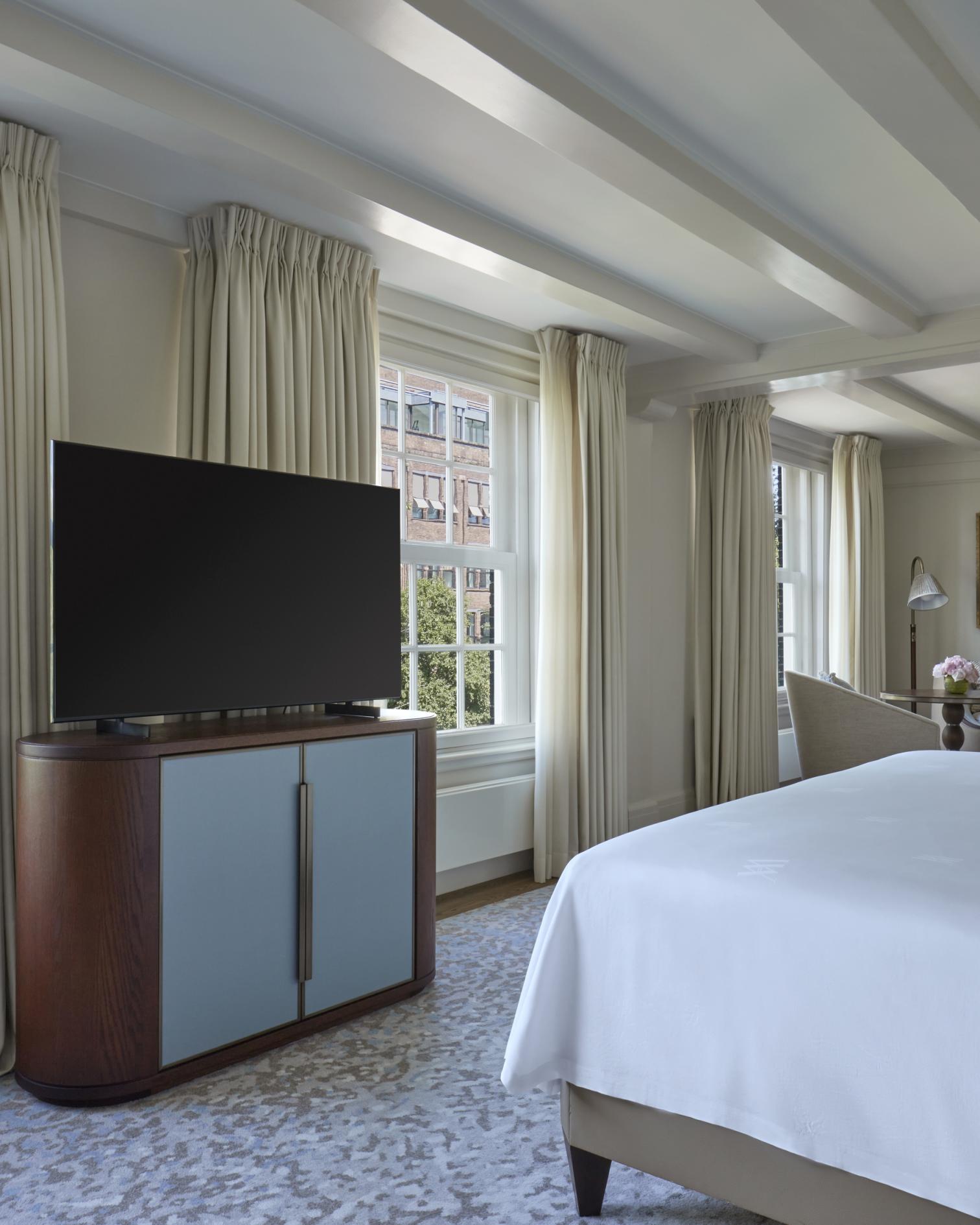 King Junior Suite Canal View