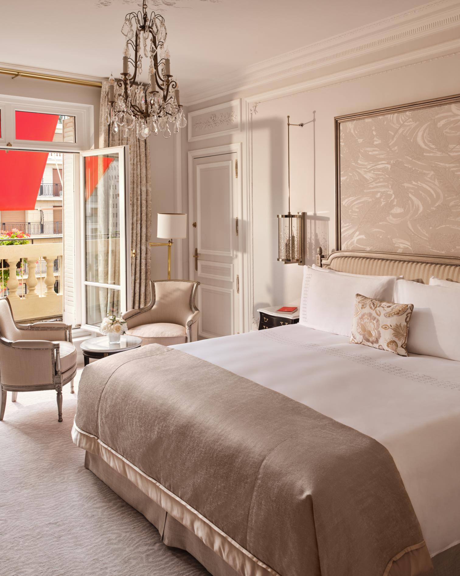 Deluxe Room - Avenue Montaigne View