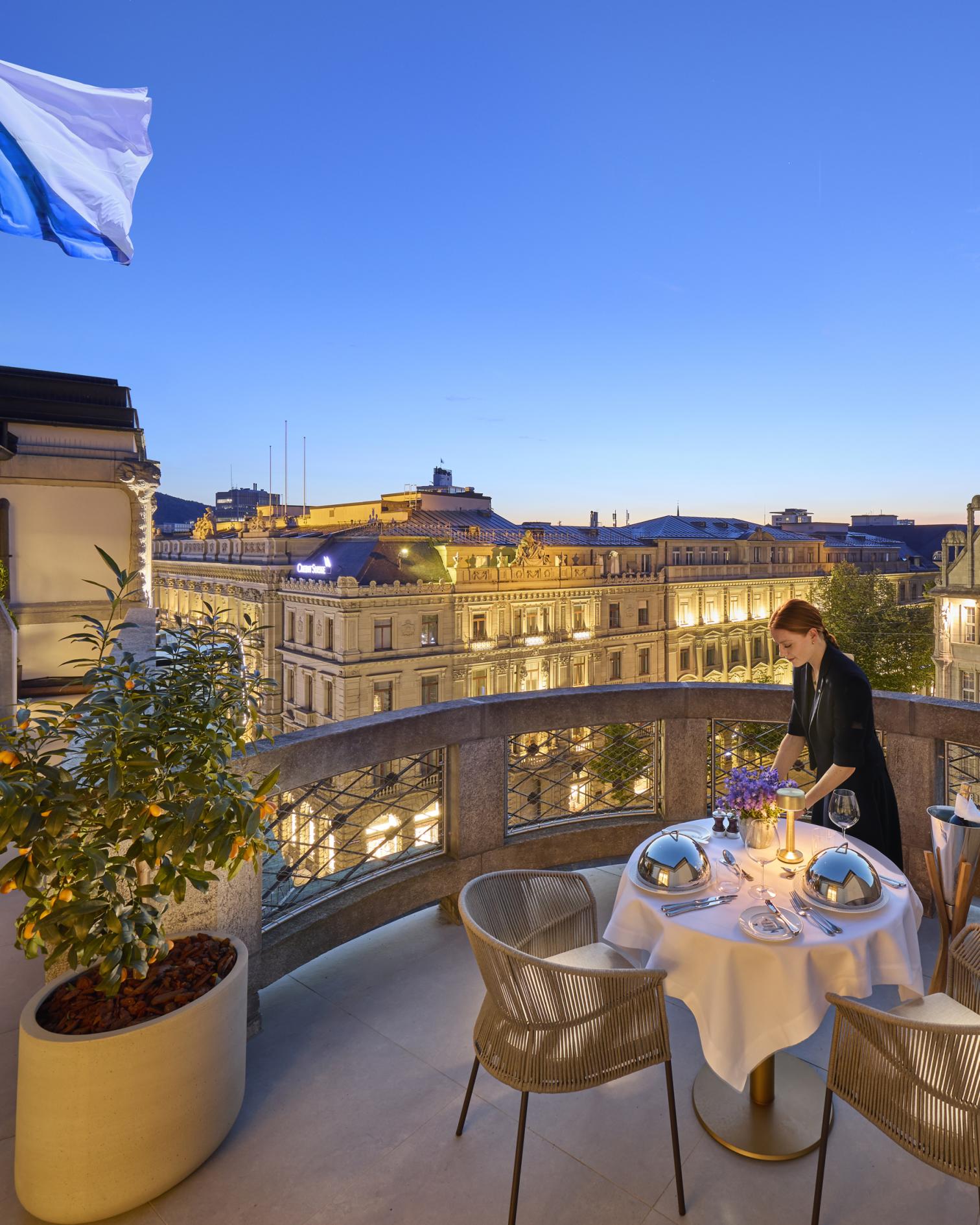 Mandarin Rooftop Suite