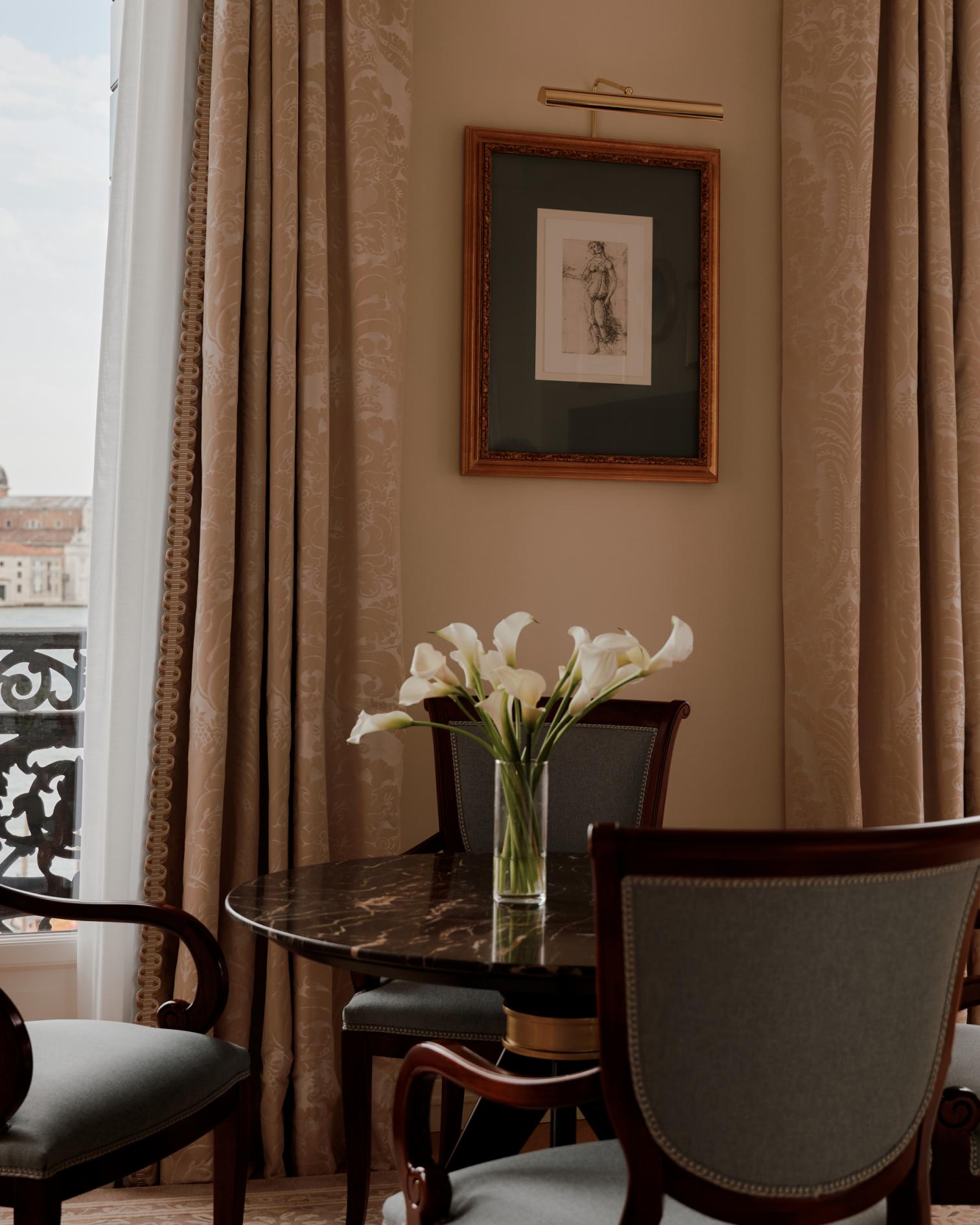 Premium Lagoon view suite