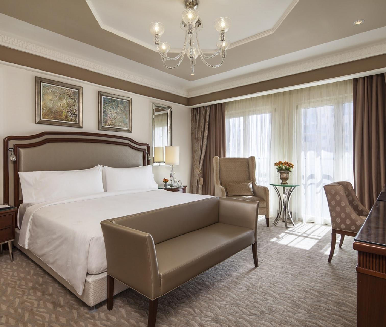 Grand Deluxe