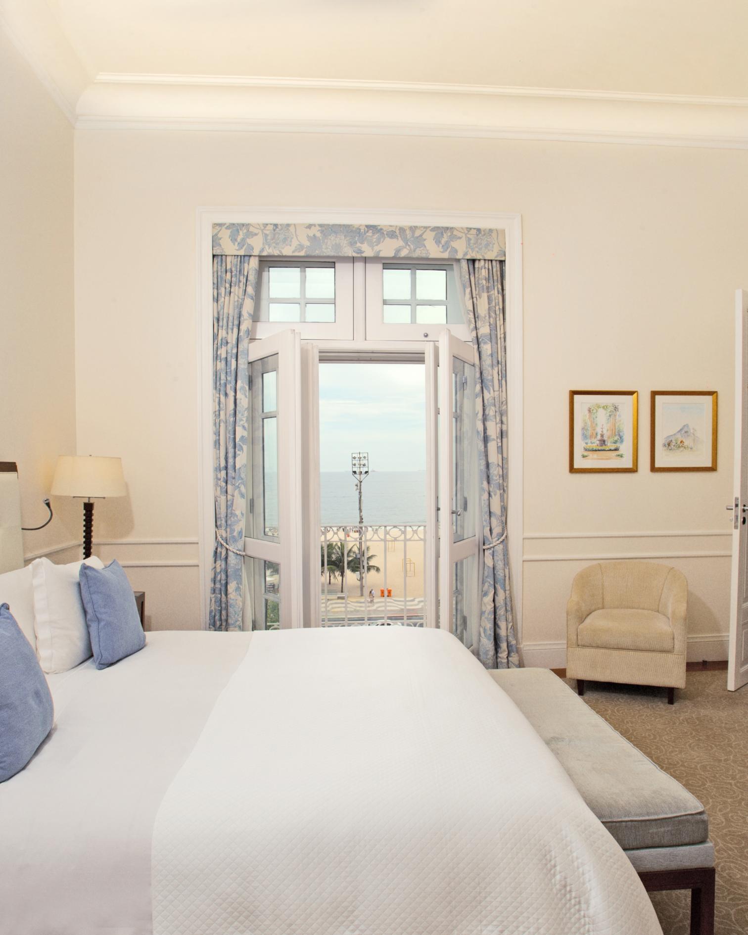 Deluxe One Bedroom Ocean Front Suite