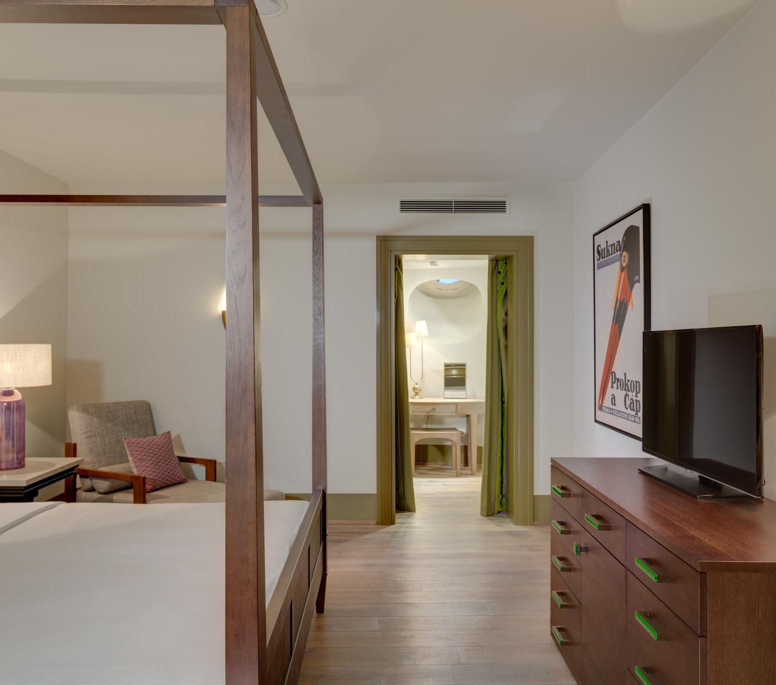 Moser Suite