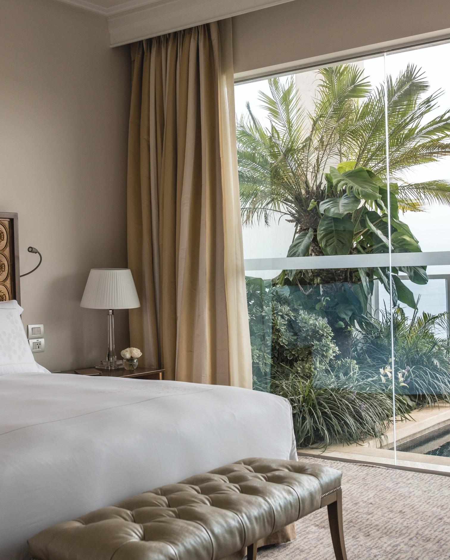 Presidential Pool Suite