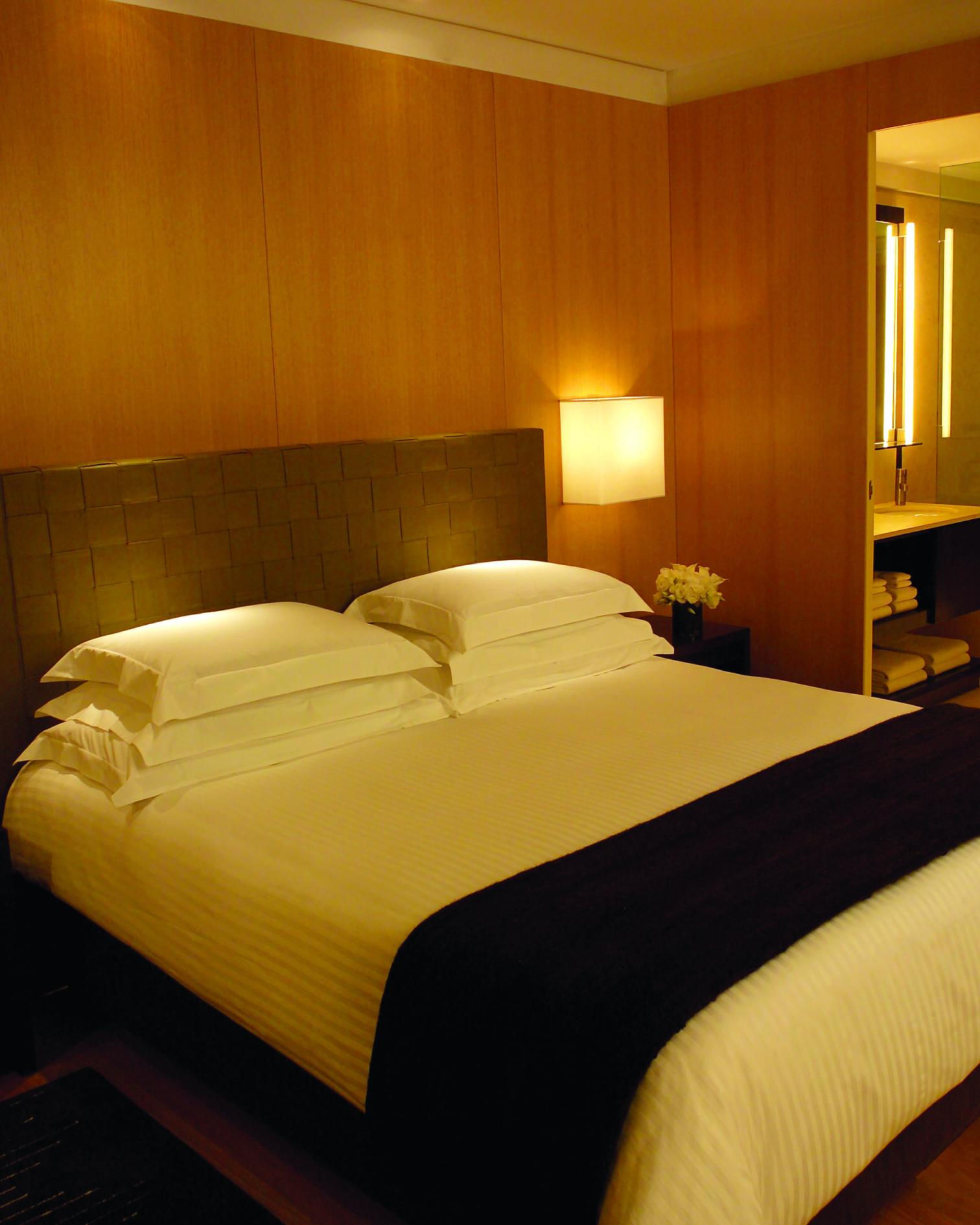 1 King Bed