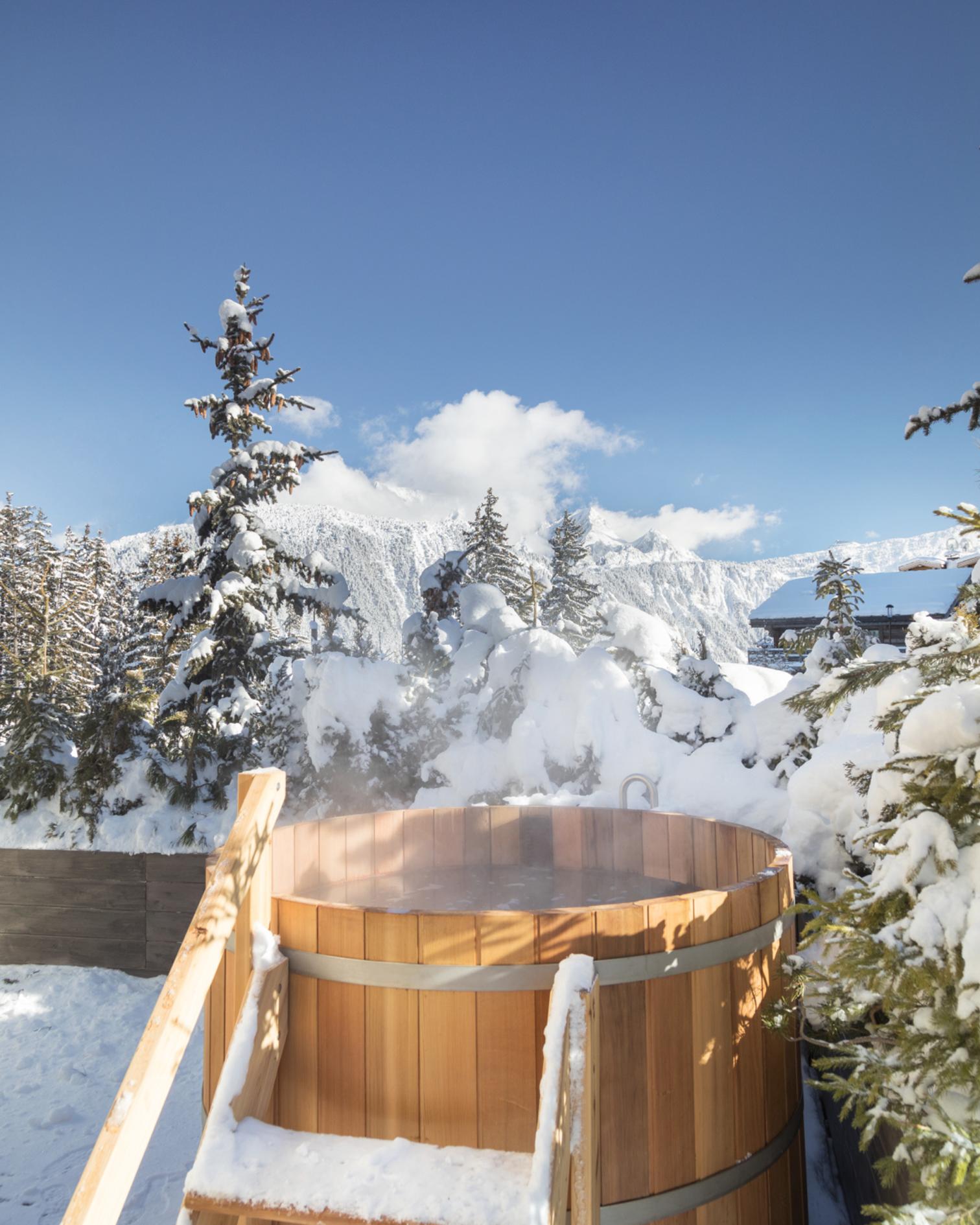 Suite Ski Piste with Hot Tub