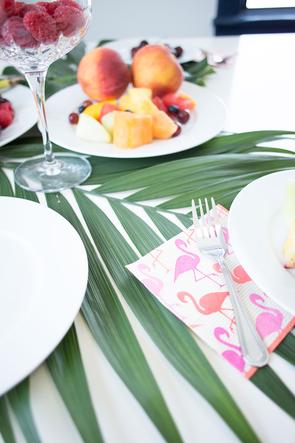 Palm Leaf Tablescape DIY on GrayMalin.com/Lifestyle