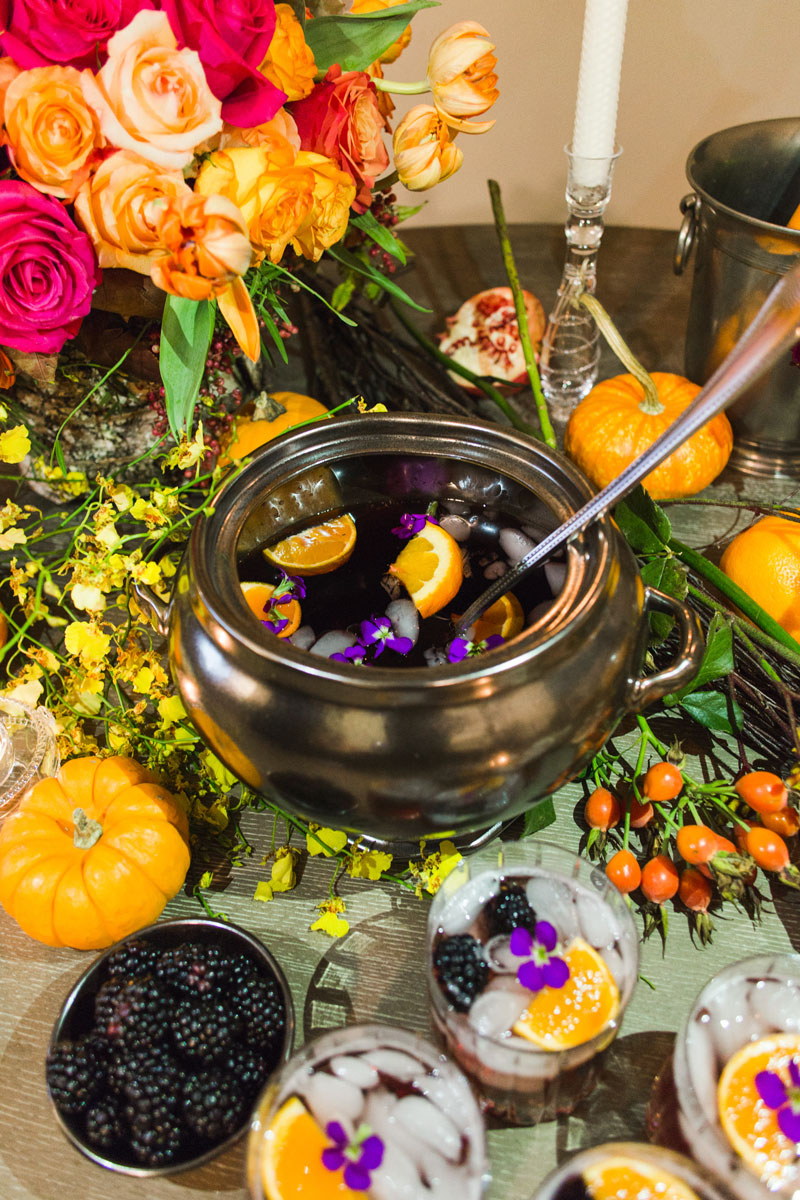 Gray's How To on the Perfect Halloween Party - Setting the Table!