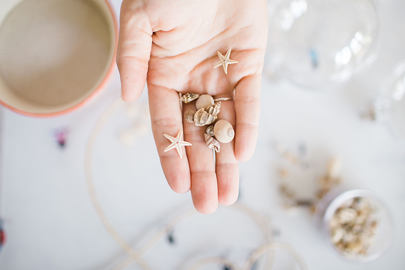 Learn how to make the prettiest beach ornaments for Christmas