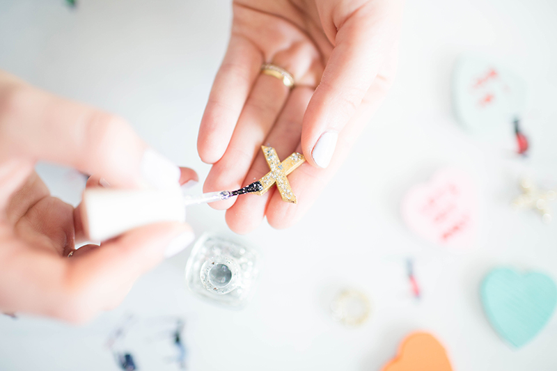 DIY V-Day Drink Stirrers | on GrayMalin.com