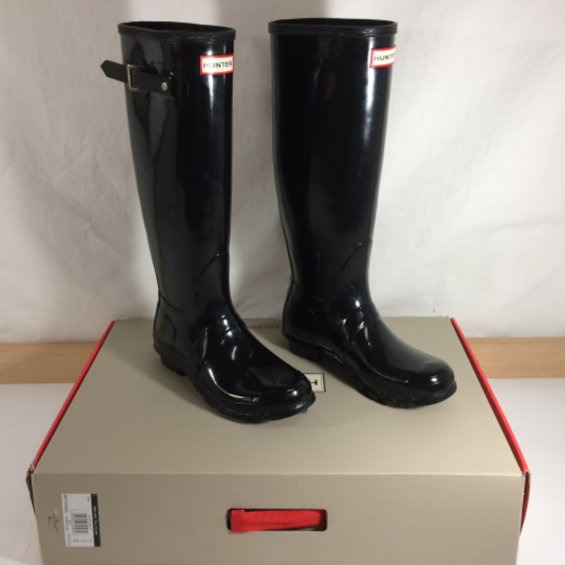 Hunter rain boots retailers hotsell