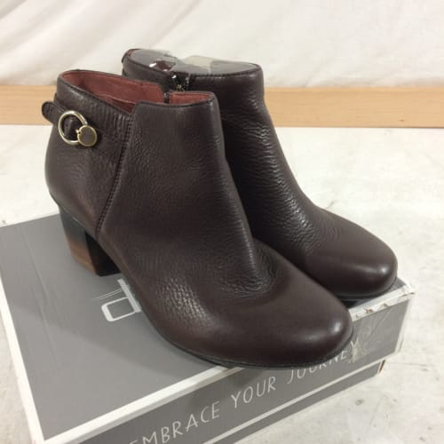 Dansko Like New Open Box Perry Women s Ankle Boots Great Lakes Outpost