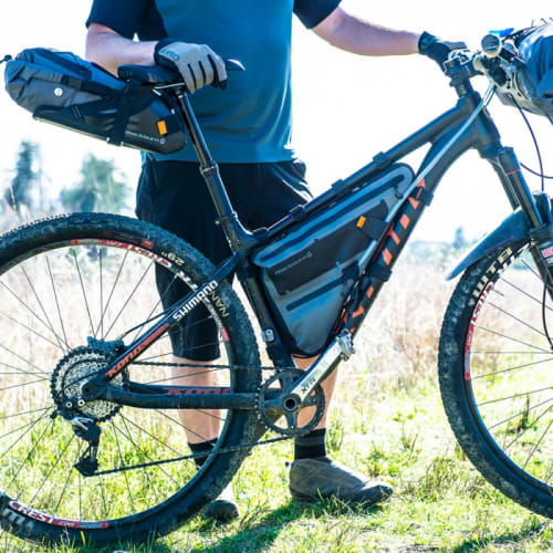 BLAC7097808-bbn-outpost-elite-frame-bag-small-lifestyle-5_970x970