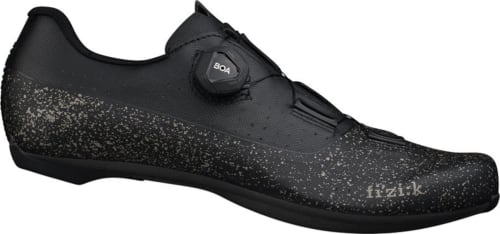 FIZIF2010400-tempo-overcurve-r4-les-classiques-1_side_road-cycling-shoes-cobbles-ride