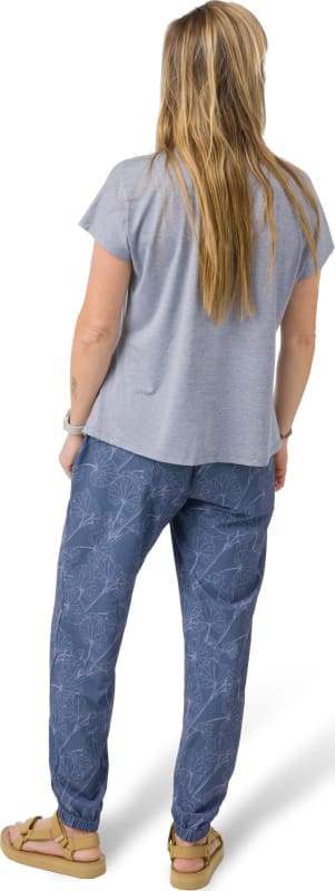 FLYL412753904-S25_OM_EmiliaSSTee_Moonstone_TuckerJogger_Night-MoonstoneIvy_B_2000x