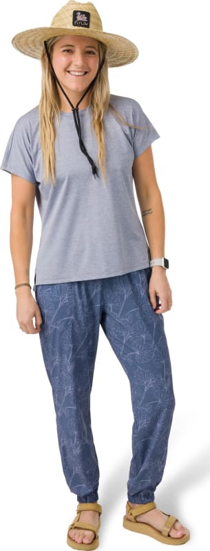 FLYL412753904-S25_OM_EmiliaSSTee_Moonstone_TuckerJogger_Night-MoonstoneIvy_C_2000x