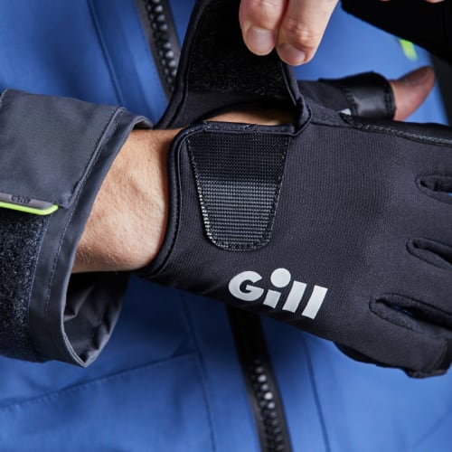 GILL7243BM-7243-BLK01-MODEL__80603.1655209332