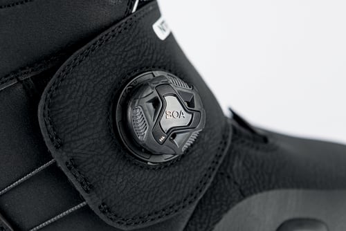 NITRN848716001M9-848716-001_Venture-TLS-Step-On_Black_Detail-5