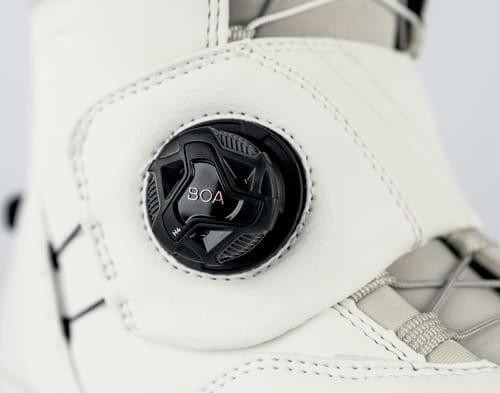 NITRN848721002W10-848721-002_Cave-TLS-Step-On_White_Detail-4