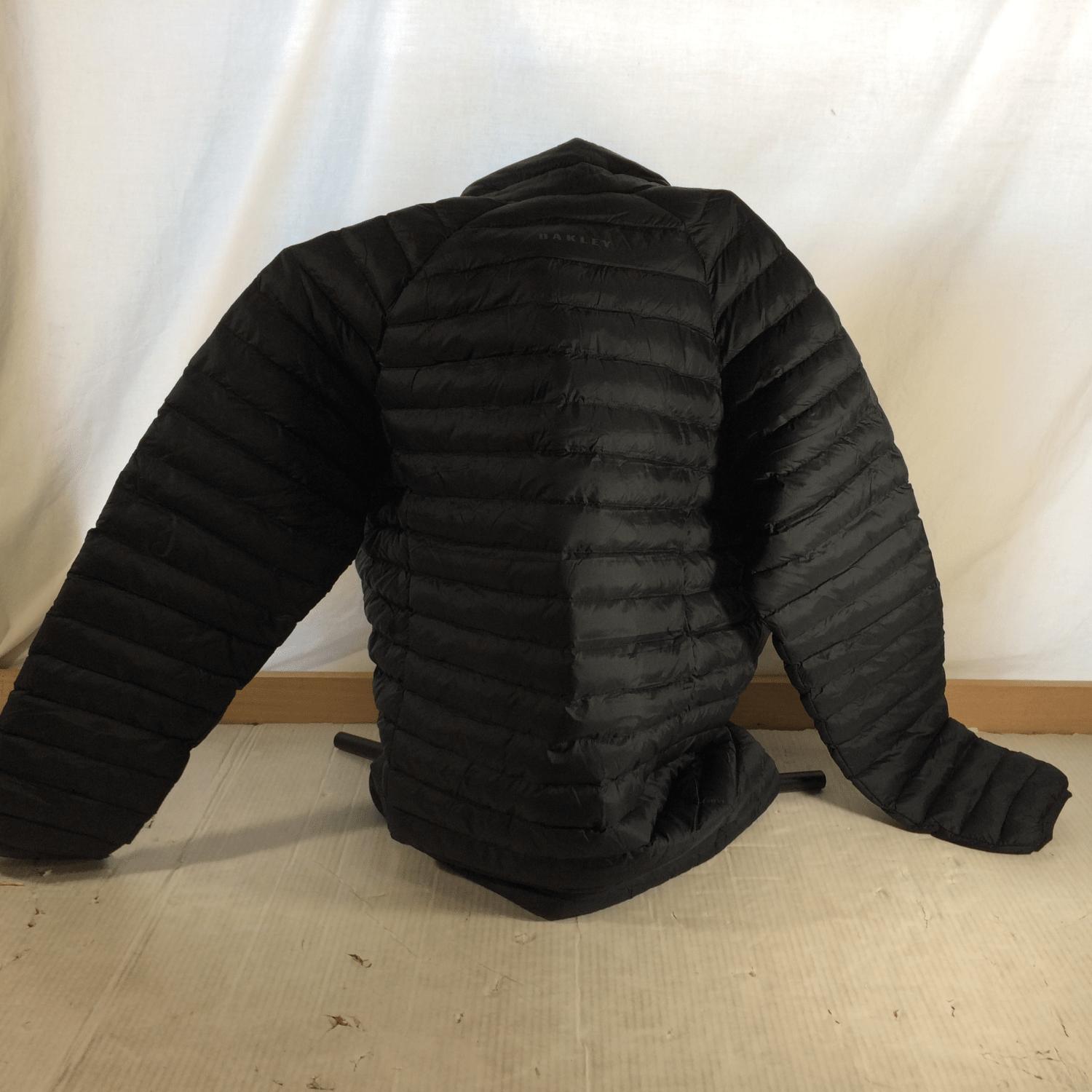 Oakley Omni Thermal Puffer Vest - Men's Coats/Jackets in Blackout