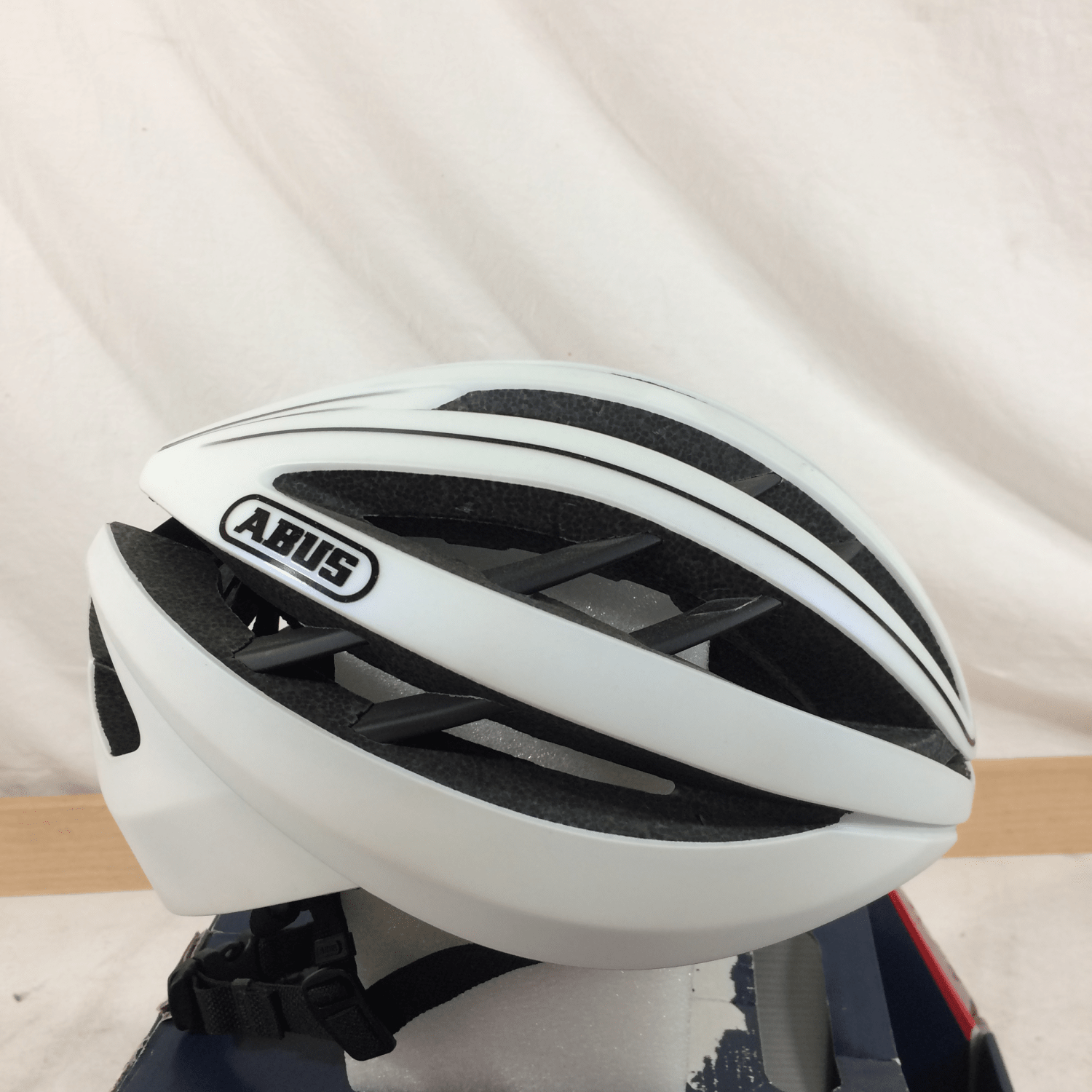 Abus Very Good Aventor Road Cycling Helmet Great Lakes Outpost