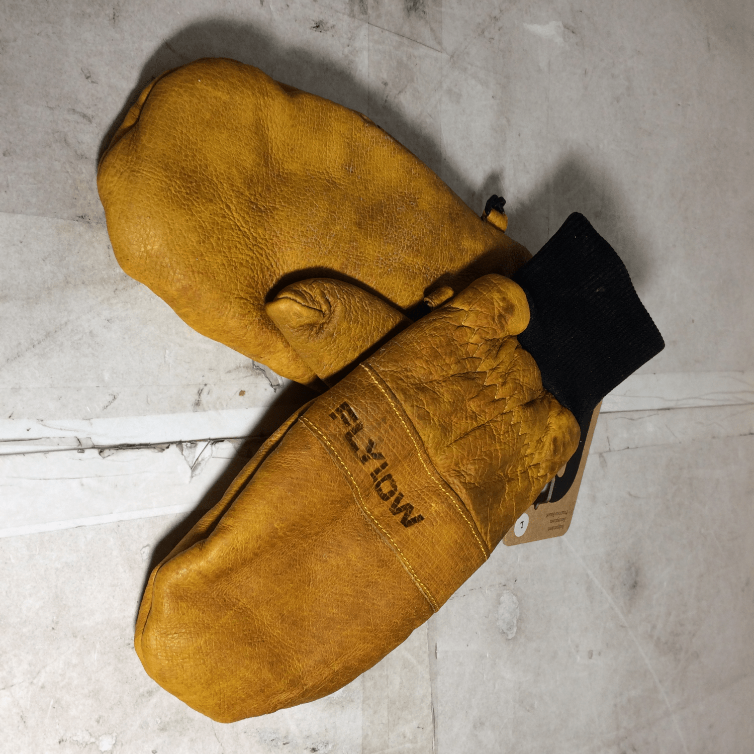 Flylow Oven Mitt - Natural