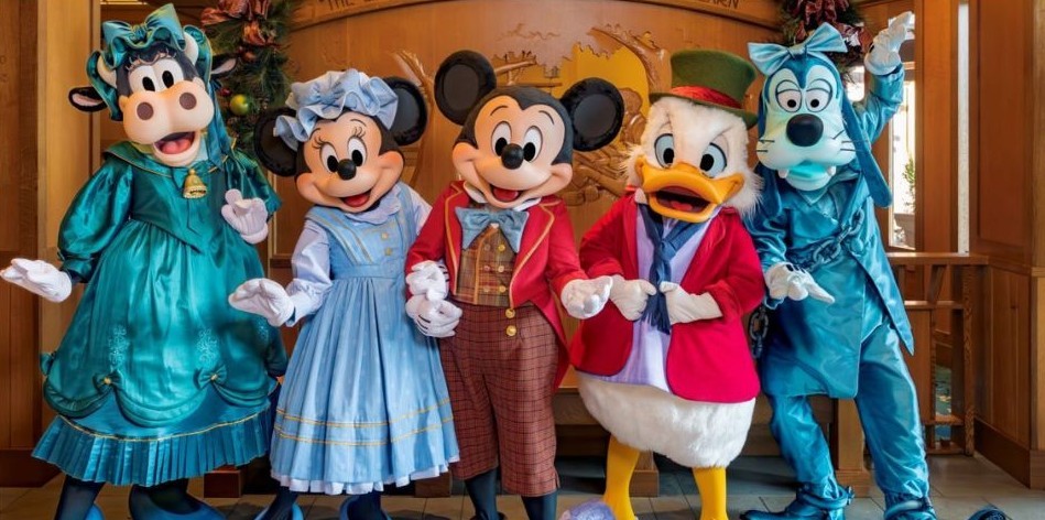Holiday Characters at Disneyland® Resort (2025 Guide)