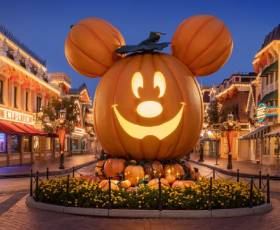 Disneyland® Plaza de la Familia Foodie Guide 2025: New Food Items Revealed