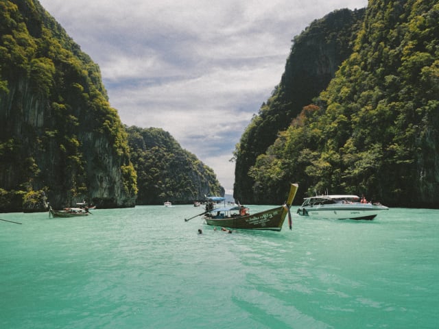 Vietnam Visa Services in Dubai - Green Apple Travel & Tourism - High Approval Rate - Professional Visa Application Service in UAE