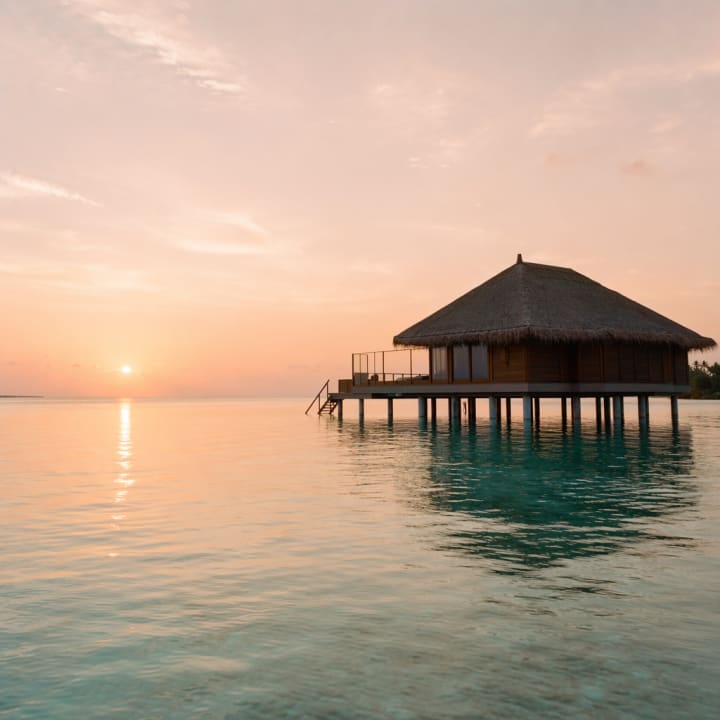 Maldives tour packages from Dubai — visa-on-arrival for UAE residents through Green Apple Travel