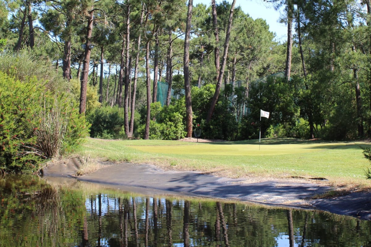 Le 9 trous Pitch & Putt de Cap Golf cover image