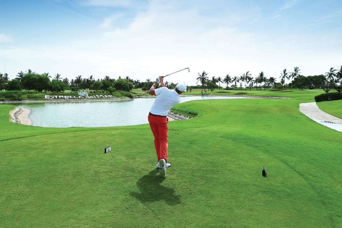 Estrella del Mar Golf & Country Club cover image